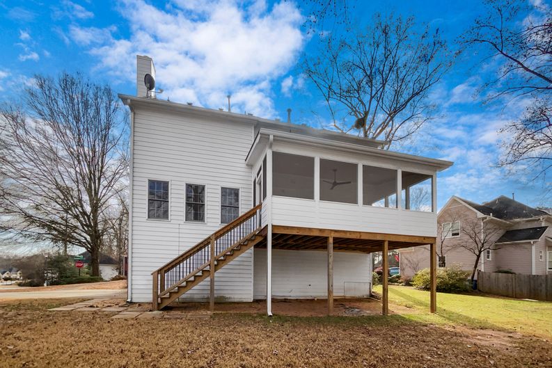 Photo 10 of 68 of 1370 Providence Dr, Lawrenceville, GA