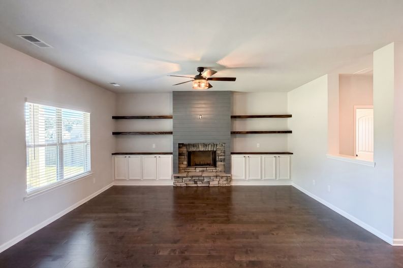 Photo 3 of 47 of 2144 Airline Rd, McDonough, GA