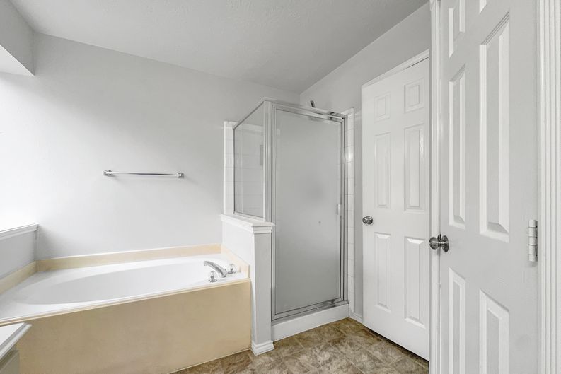 Photo 17 of 23 of 10623 Redwood Dr, Baytown, TX