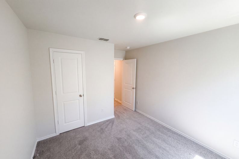 Photo 19 of 27 of 517 Bronze Cir W, Springtown, TX