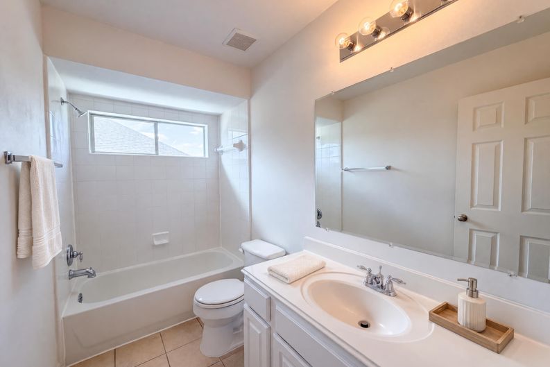 Photo 19 of 24 of 18006 Oakfield Glen Ln, Cypress, TX