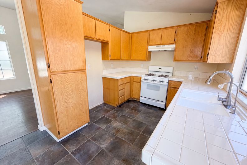 Photo 16 of 19 of 13154 Oberlin Ave, Victorville, CA