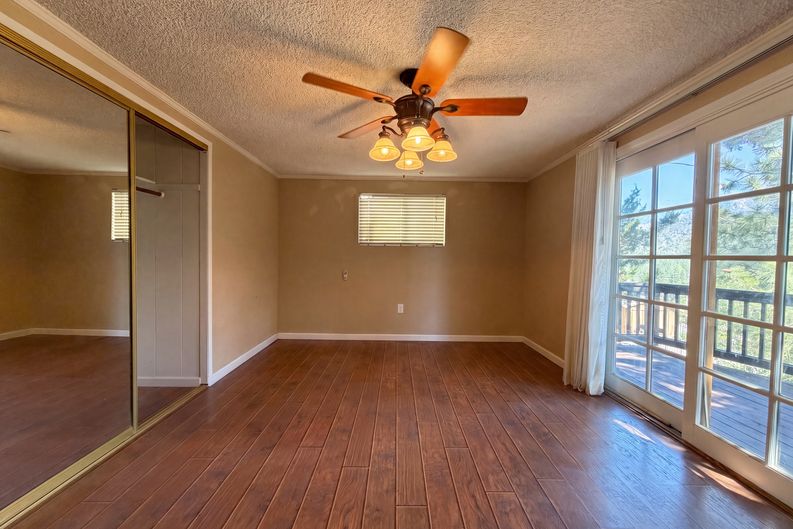 Photo 4 of 28 of 1145 Rivera Dr, Wrightwood, CA