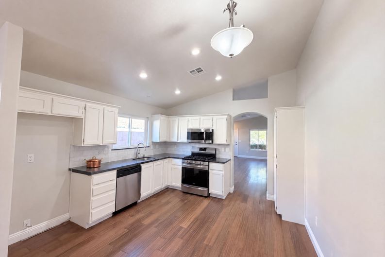 Photo 16 of 39 of 8032 Tailwind Ave, Las Vegas, NV