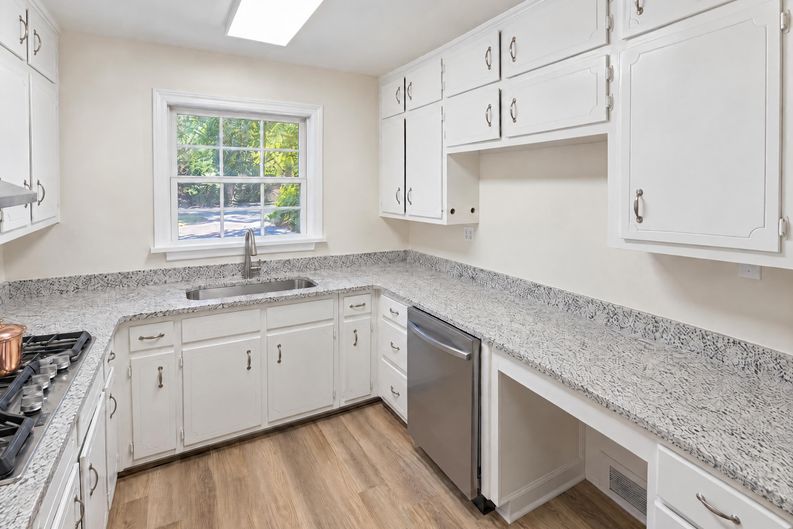 Photo 8 of 28 of 1105 Old Loganville Rd, Loganville, GA
