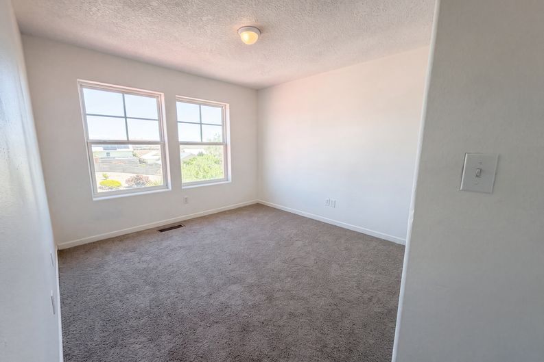 Photo 10 of 22 of 2516 Milagro Ridge Ct NE, Rio Rancho, NM