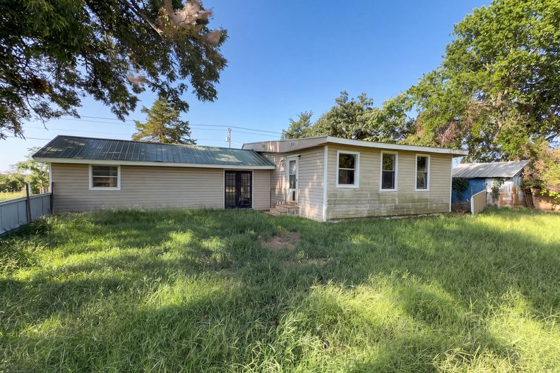 Photo 5 of 20 of 20509 E Reno Ave, Harrah, OK