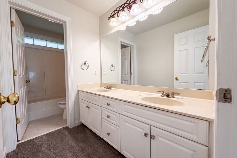 Photo 10 of 24 of 102 Shorecrest Cir, Hendersonville, TN