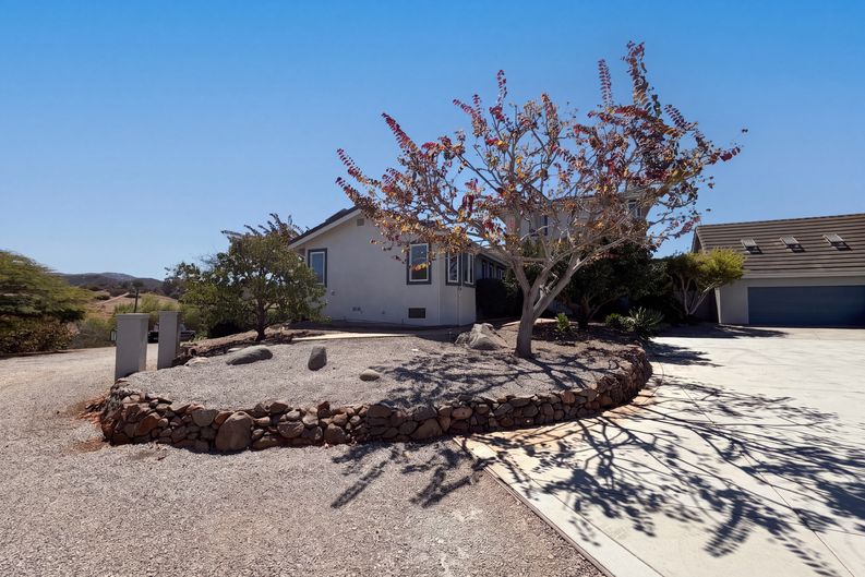 Photo 38 of 42 of 1596 Aldorado Dr, Vista, CA