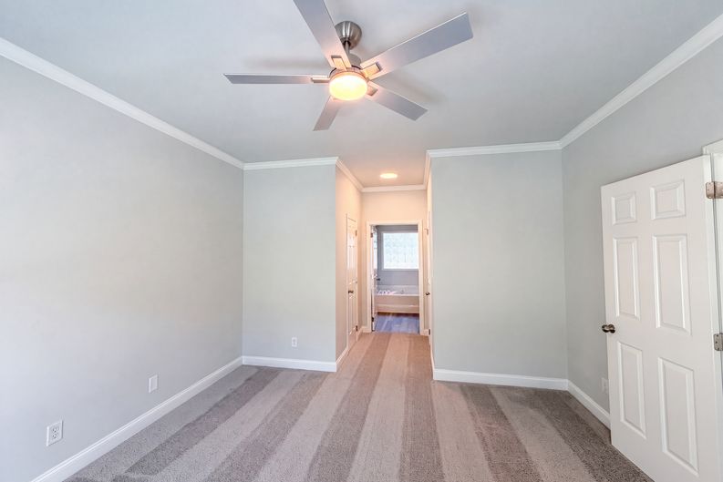 Photo 4 of 23 of 212 Timberlane Dr, Belmont, NC