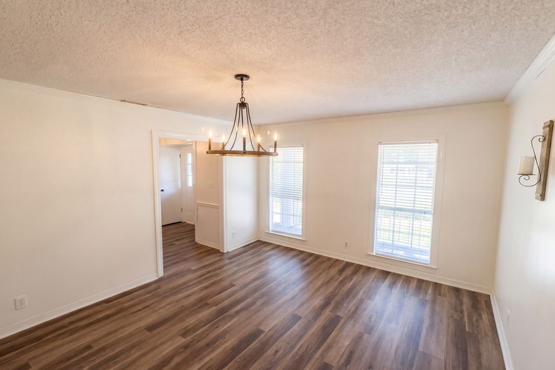 Photo 12 of 27 of 1693 Wofford Pl, Eight Mile, AL