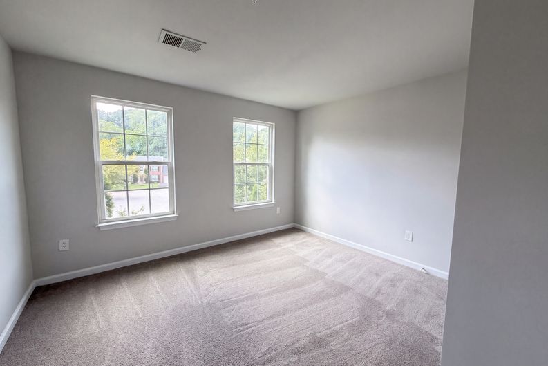 Photo 9 of 24 of 5108 Griffendale Ln, Upper Marlboro, MD