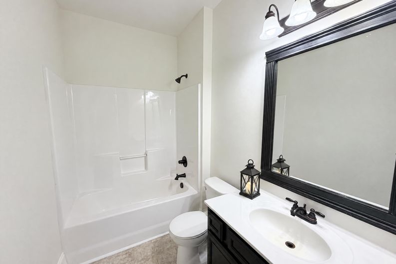 Photo 16 of 24 of 115 Birchwood Ct, Loganville, GA