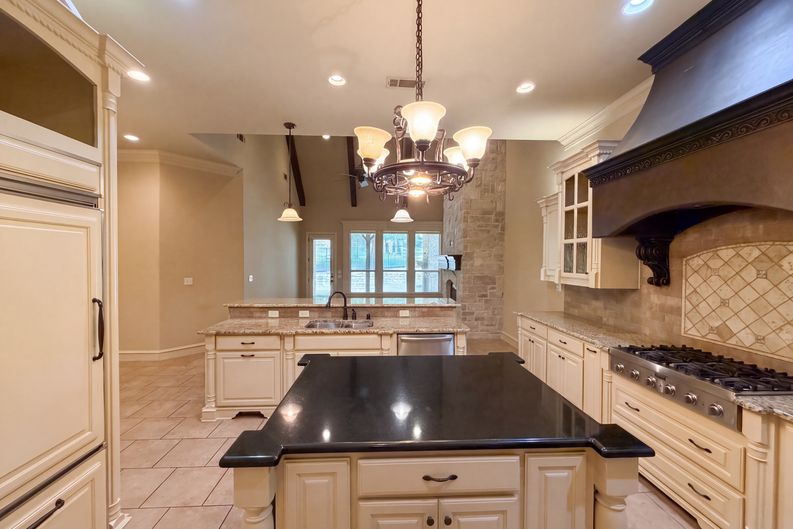 Photo 11 of 33 of 6113 Rock Dove Cir, Colleyville, TX