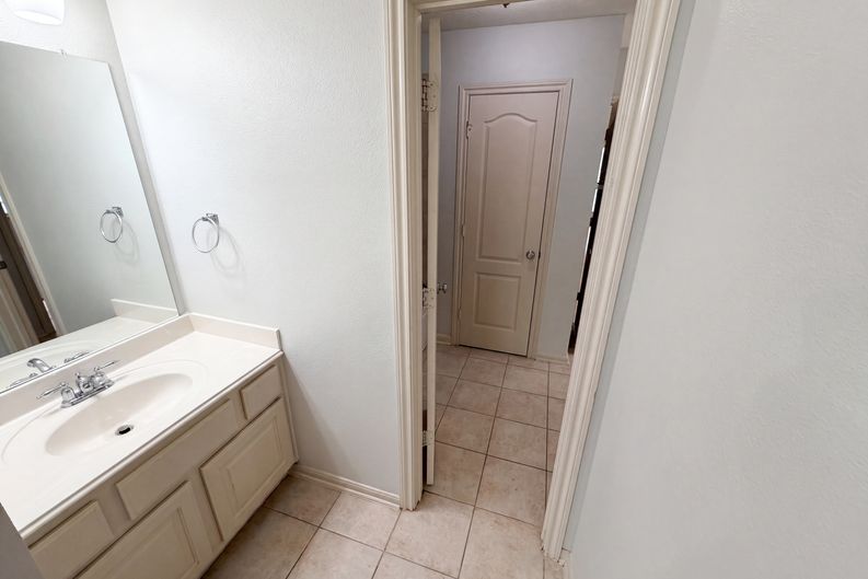 Photo 23 of 36 of 15822 Maple Shores Dr, Houston, TX
