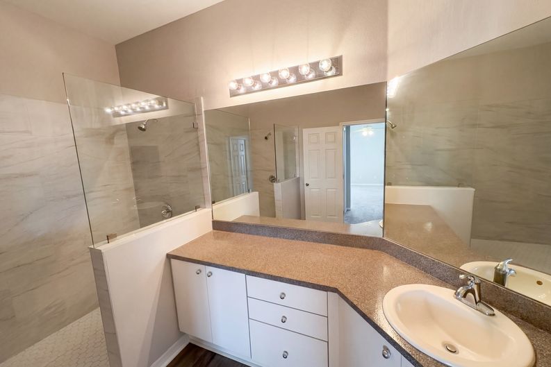 Photo 8 of 29 of 11520 Captiva Kay Dr, Riverview, FL