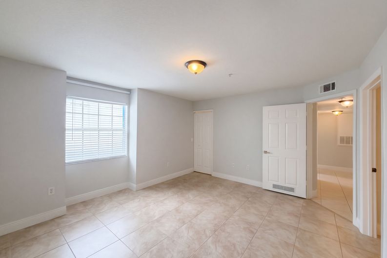 Photo 18 of 34 of 13838 Fairway Island Dr, Orlando, FL