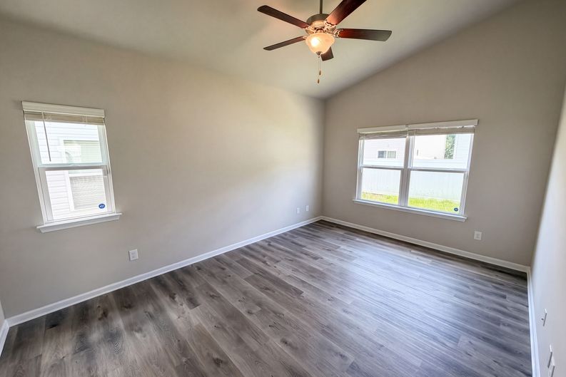 Photo 11 of 25 of 4104 Stoneygreen Ln, Charlotte, NC