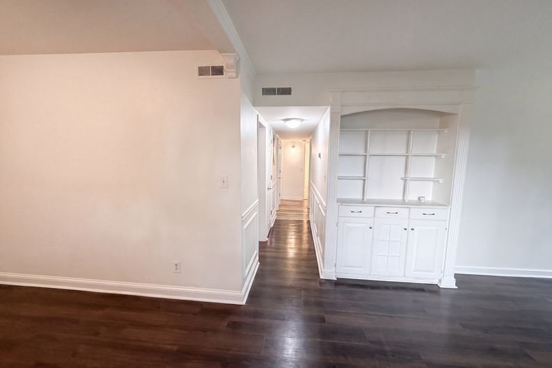 Photo 5 of 16 of 7040 Longstreet Dr, Raleigh, NC