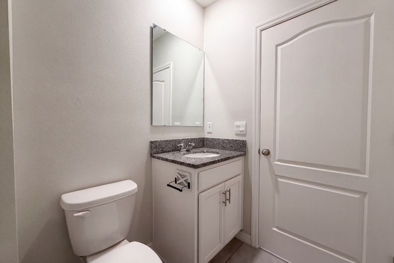 Photo 20 of 25 of 2112 Elio Ridge Dr, Zellwood, FL