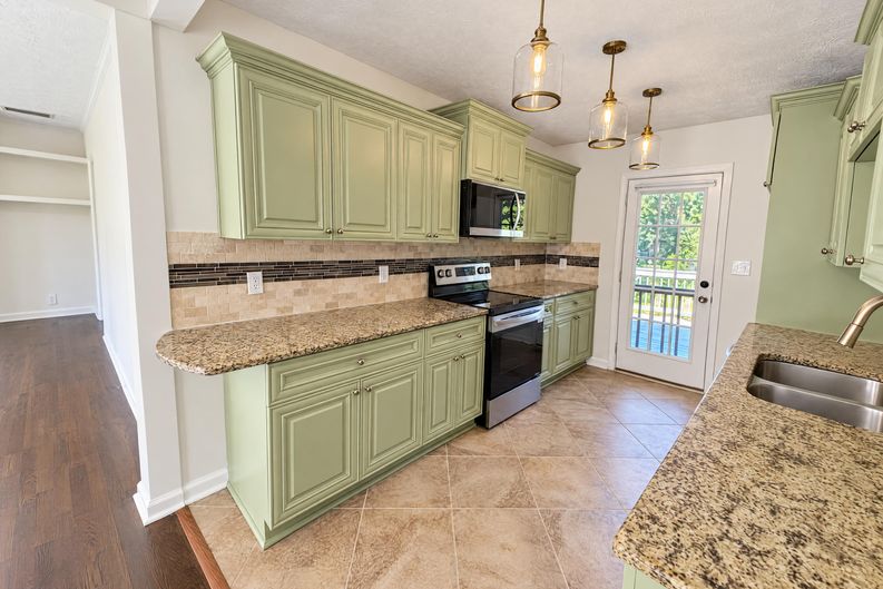 Photo 9 of 23 of 1876 Camellia Dr, Decatur, GA