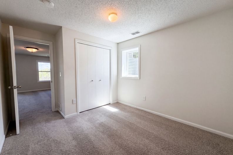 Photo 16 of 25 of 9429 Harkness Ave S, Cottage Grove, MN