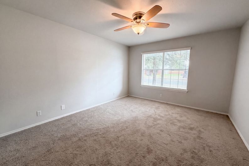 Photo 11 of 16 of 616 Barbara Way, Bastrop, TX