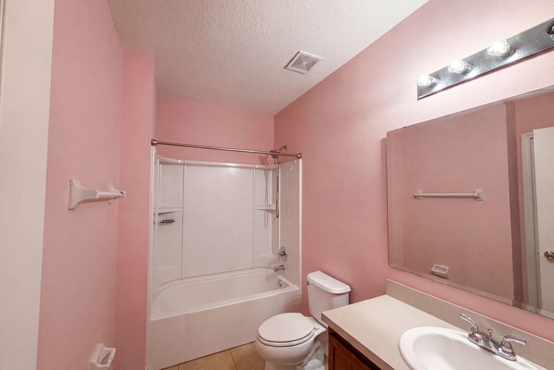 Photo 9 of 24 of 12902 Scout Ct, Grand Island, FL