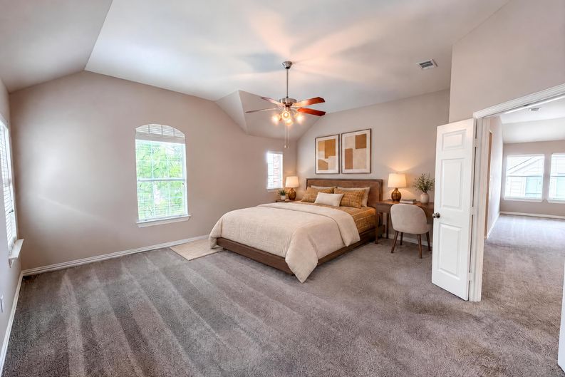 Photo 15 of 32 of 10330 Sandbar Dr, Irving, TX