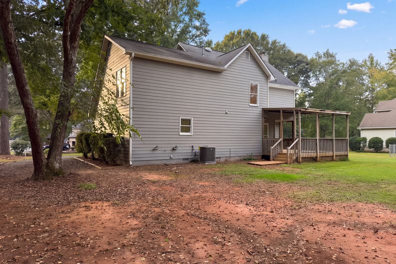 Photo 20 of 23 of 1012 Crown Corners Dr, McDonough, GA