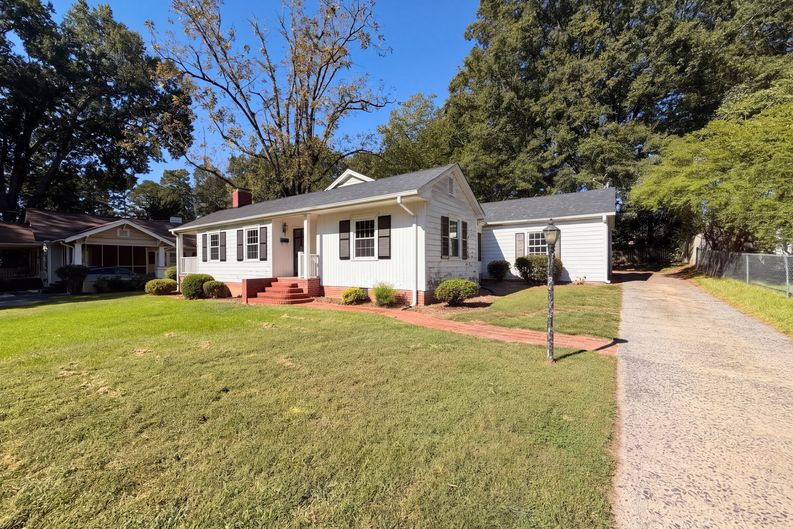 Photo 24 of 29 of 907 S South St, Gastonia, NC