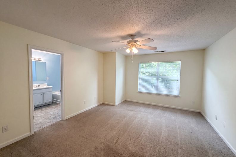 Photo 4 of 20 of 2350 Heritage Park Cir NW, Kennesaw, GA