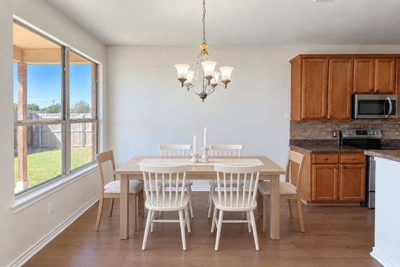 Photo 20 of 23 of 1476 Park Crest Dr, Crowley, TX