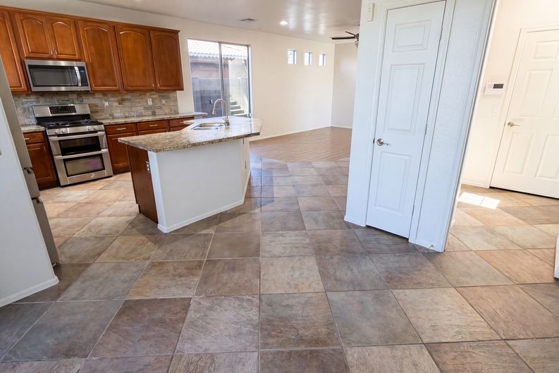 Photo 14 of 40 of 2513 W Florentine Rd, Phoenix, AZ