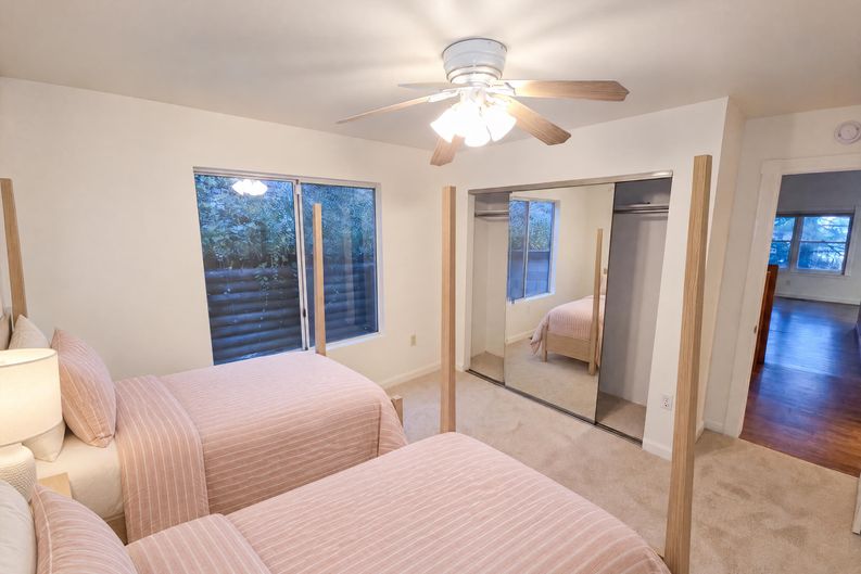 Photo 22 of 31 of 472 Brentwood Dr, Lake Arrowhead, CA