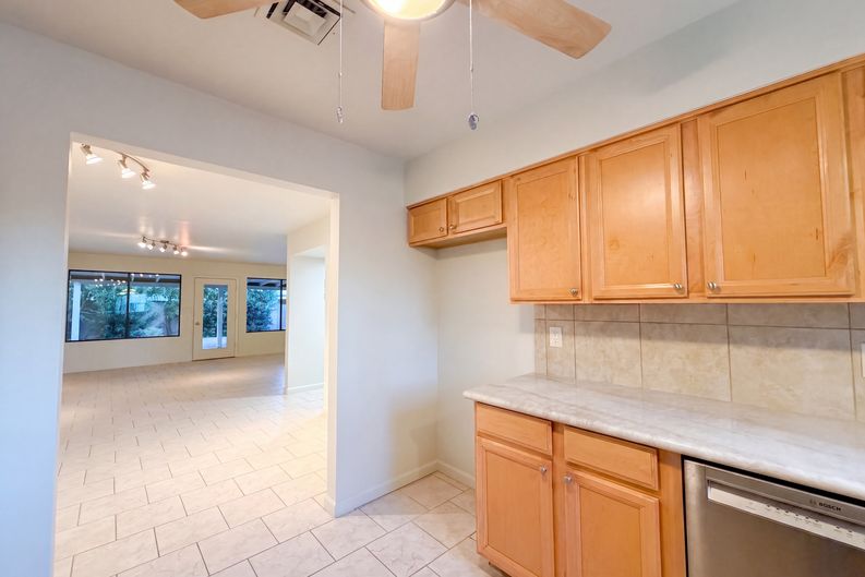 Photo 13 of 23 of 7700 E Meadowbrook Ave, Scottsdale, AZ