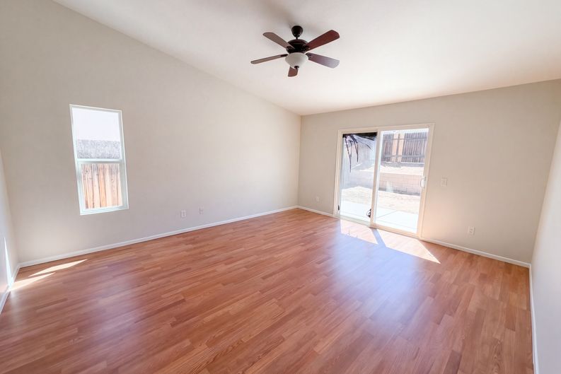 Photo 4 of 18 of 13241 Cameron St, Victorville, CA