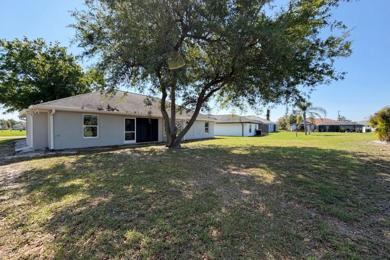 Photo 5 of 28 of 405 San Ambrosio St, Punta Gorda, FL