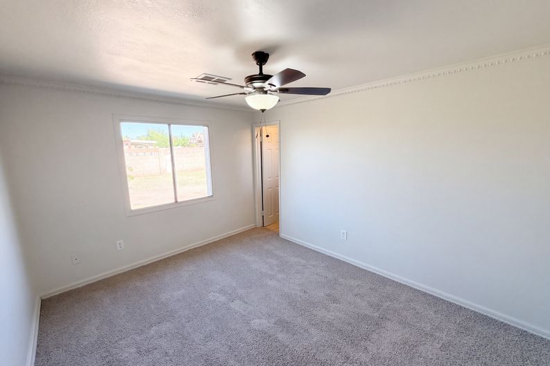 Photo 13 of 32 of 6208 W Alvarado Rd, Phoenix, AZ
