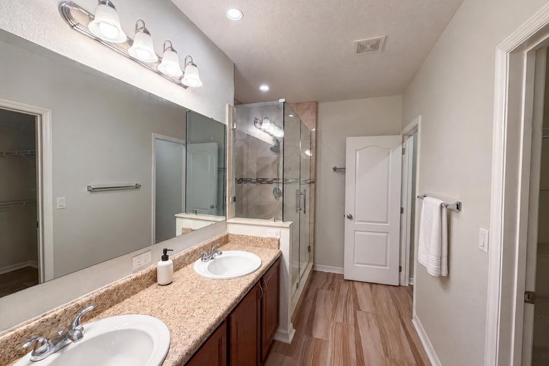 Photo 15 of 24 of 1048 Bethpage Rd, Auburndale, FL