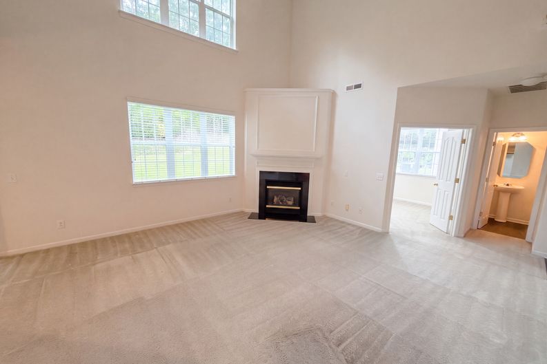 Photo 3 of 17 of 17240 Westmill Ln, Charlotte, NC