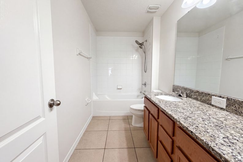 Photo 20 of 29 of 14207 Alistar Manor Dr, Wimauma, FL