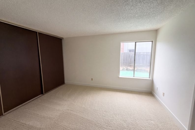Photo 8 of 22 of 6300 Seyferth Way, Sacramento, CA