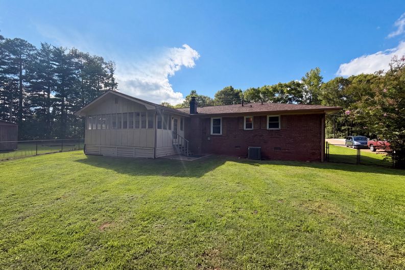 Photo 5 of 18 of 5795 Stewart Mill Rd, Douglasville, GA
