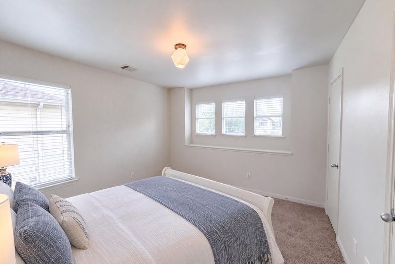 Photo 17 of 49 of 15515 Hollow Cypress Ct, Houston, TX