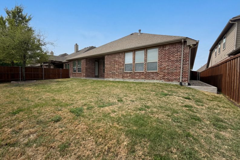 Photo 5 of 19 of 2613 Oak Blossom Dr, McKinney, TX