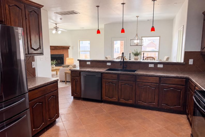 Photo 5 of 18 of 11208 NW 97th St, Yukon, OK