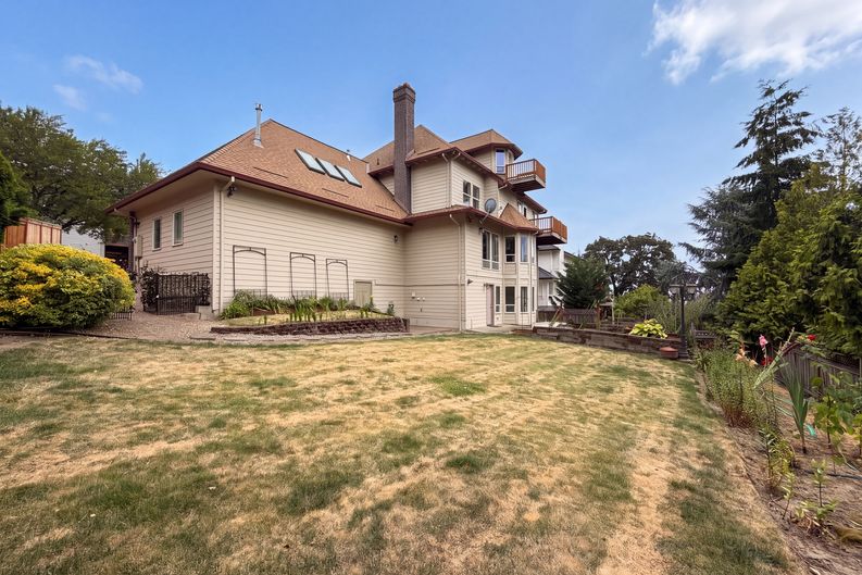 Photo 5 of 40 of 15745 SW Windham Ter, Portland, OR