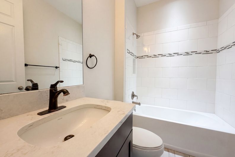 Photo 16 of 33 of 12643 Horseshoe Bend Dr, Lithia, FL