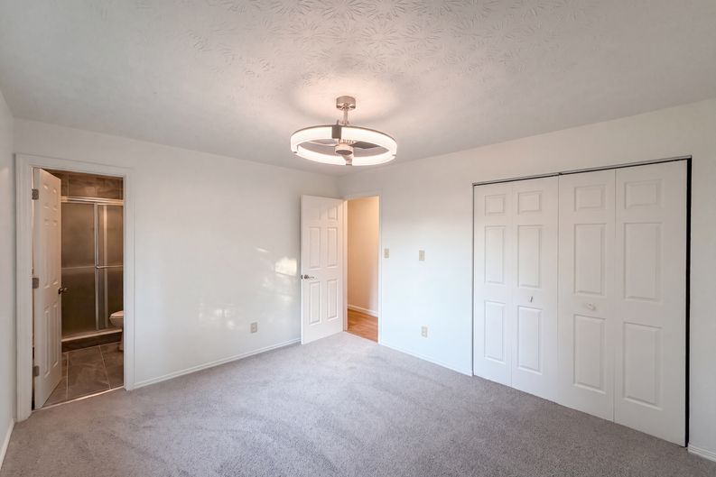 Photo 6 of 19 of 71 Westridge Pl, Greenwood, IN